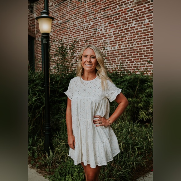 White ruffle dress - Picture 6 of 8